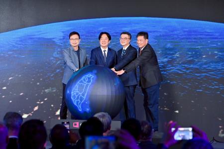 卓院長也陪同賴清德總統出席「2025台北國際電腦展（COMPUTEX）」開幕典禮.jpg