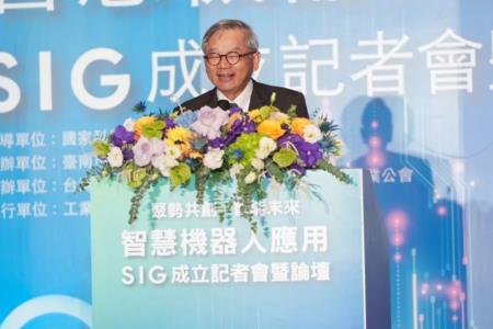 國科會主委吳誠文今日表示，智慧機器人是AI時代關鍵推手，政府將推動大南方平台帶動全國創新應用。