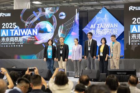 副總統出席「2025 AI TAIWAN 未來商務展開幕儀式」